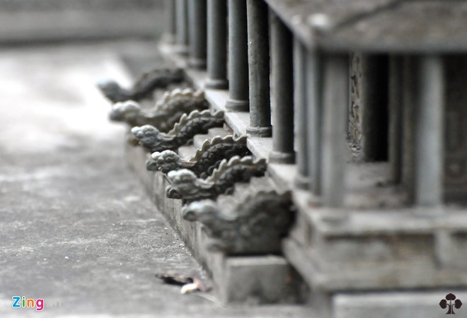 Vasto trabalho de escultura no Palácio